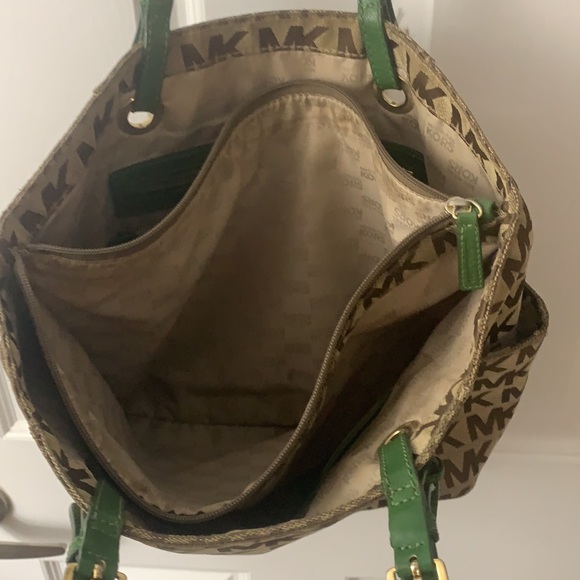 Michael Kors Small Tote Bag - Picture 4 of 10